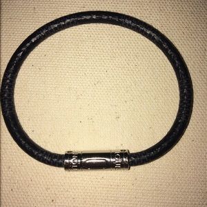 Louis Vuitton Keep It Bracelet size 19cm
